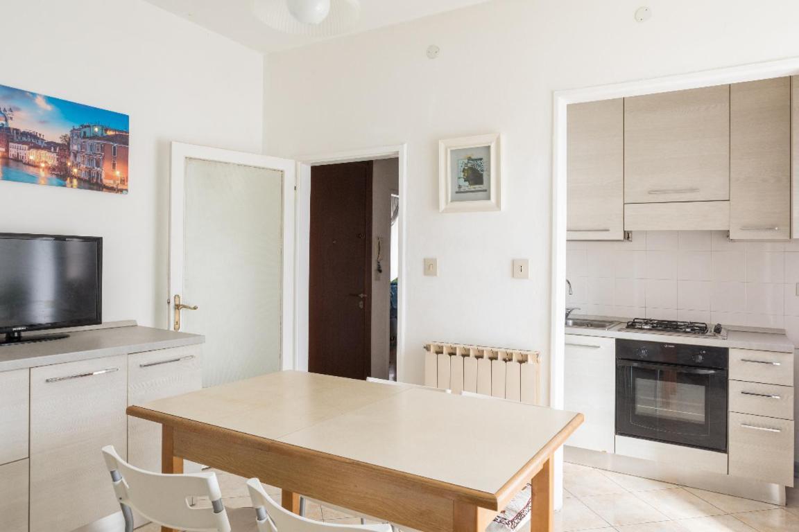Nice Cozy Apartment In The Mainland Of Venice Mestre Bagian luar foto