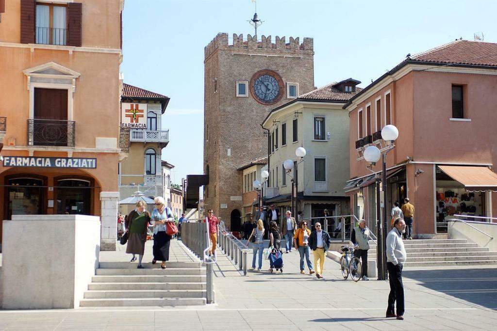 Nice Cozy Apartment In The Mainland Of Venice Mestre Bagian luar foto