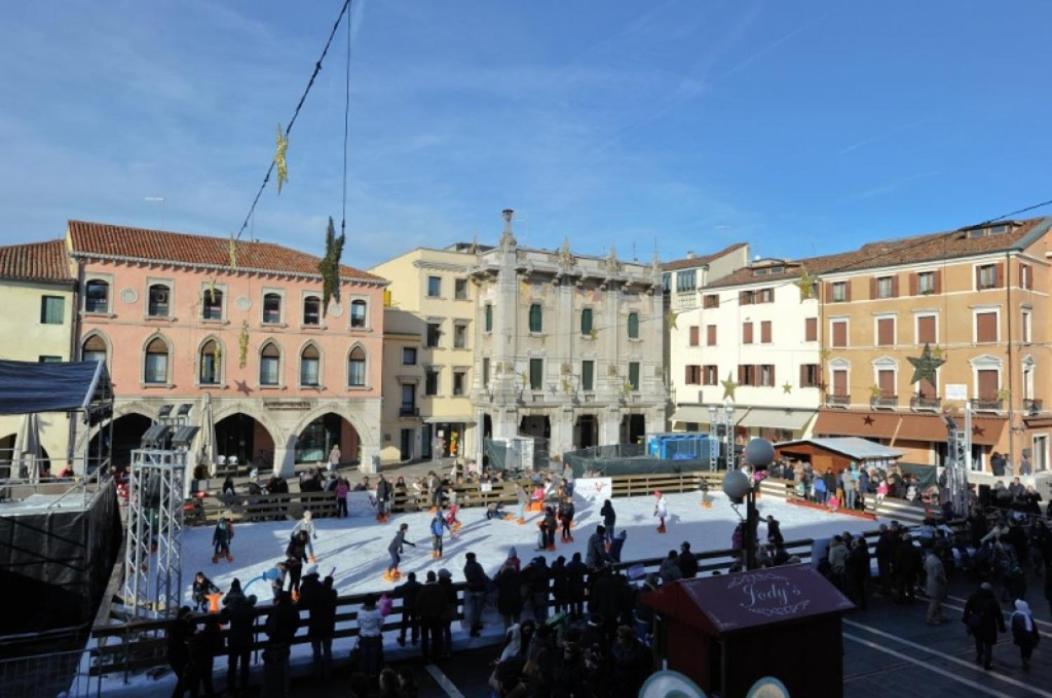 Nice Cozy Apartment In The Mainland Of Venice Mestre Bagian luar foto